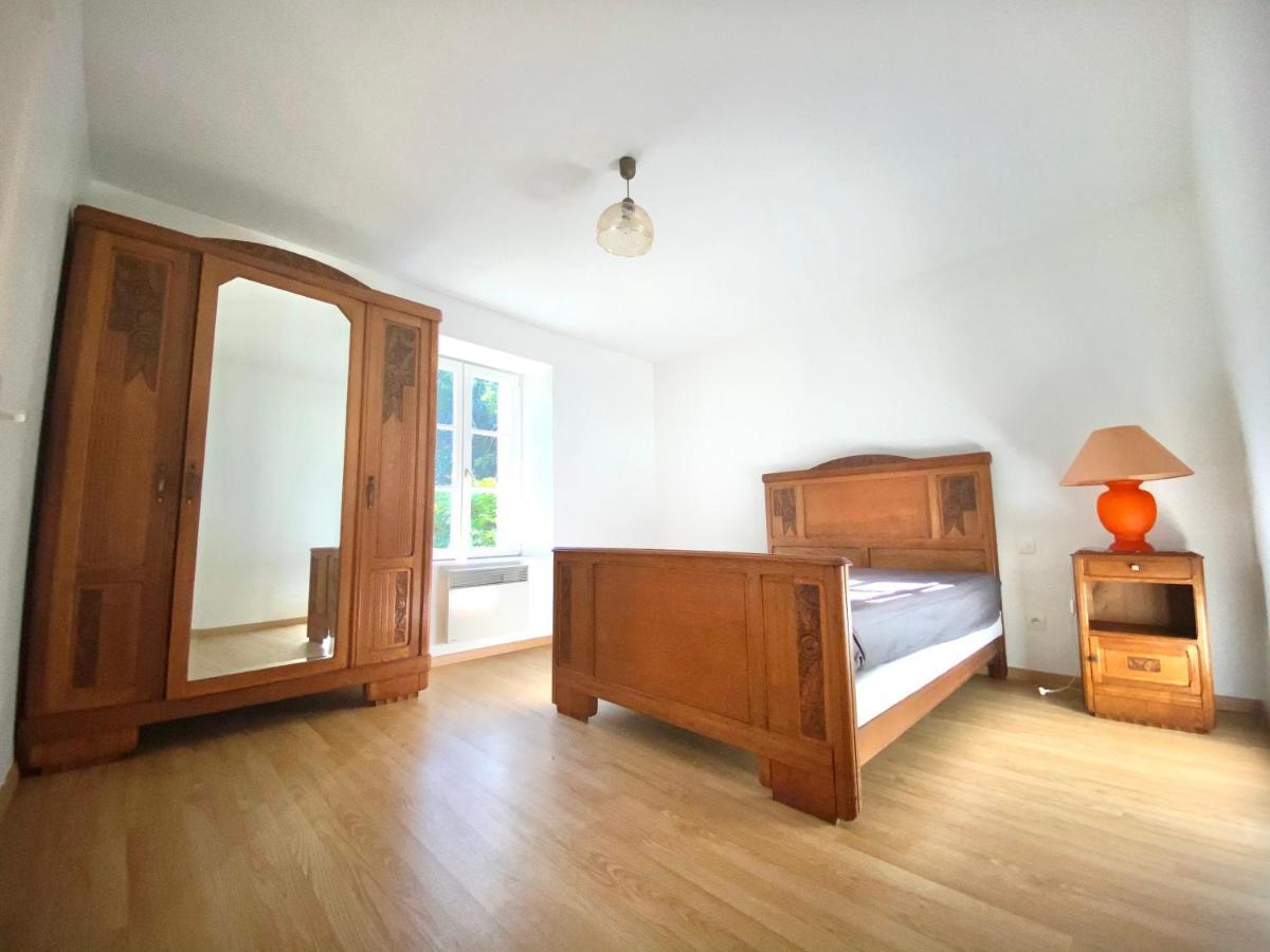 Spacieuse maison dans un parc privée Vareilles  Exterior foto